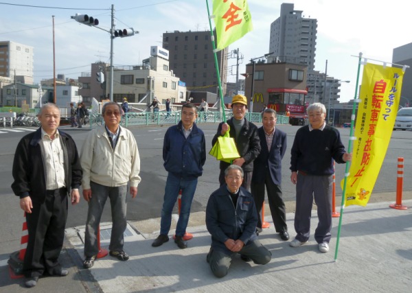 押上駅前交番前にて'' 押上駅前交番前にて''