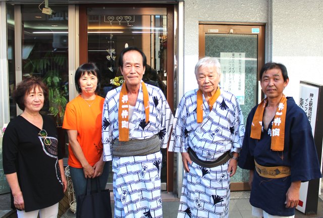 峯岸祭礼委員長、細川宮総代'' 峯岸祭礼委員長、細川宮総代''